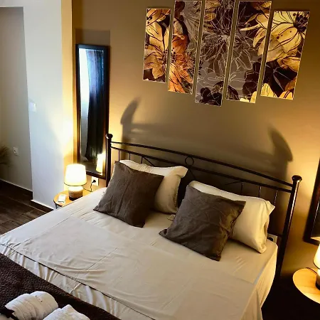 Theo 2 Apartment *
