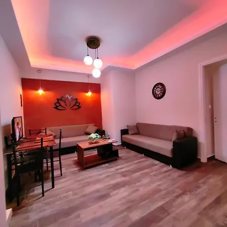 Theo 2 Apartment